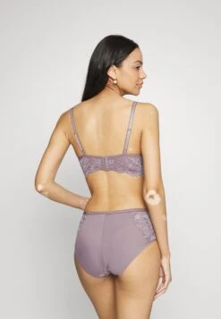 Triumph Amourette Charm - Triangel Bh - Pigeon Grey 8 Triumph Amourette Charm - Triangel Bh - Pigeon Grey -Mode Lingerie Winkel 0205c003992644afbf6dcf825d70da4d