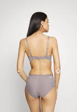 Triumph Amourette Charm Conscious- Push-Up Bh - Pigeon Grey -Mode Lingerie Winkel 06fea2a9adb34b7da0cc889f93421065