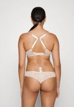 Chantelle Chic Essential Spacer - Beugel Bh - Golden Beige -Mode Lingerie Winkel 0711c6b9949a4579b676a11b3cf98d10