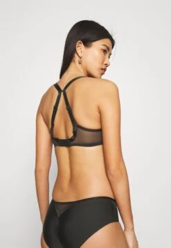 Chantelle Chic Essential Spacer - Beugel Bh - Schwarz -Mode Lingerie Winkel 0a772ffc75f842f594a477e8f05ea9ee