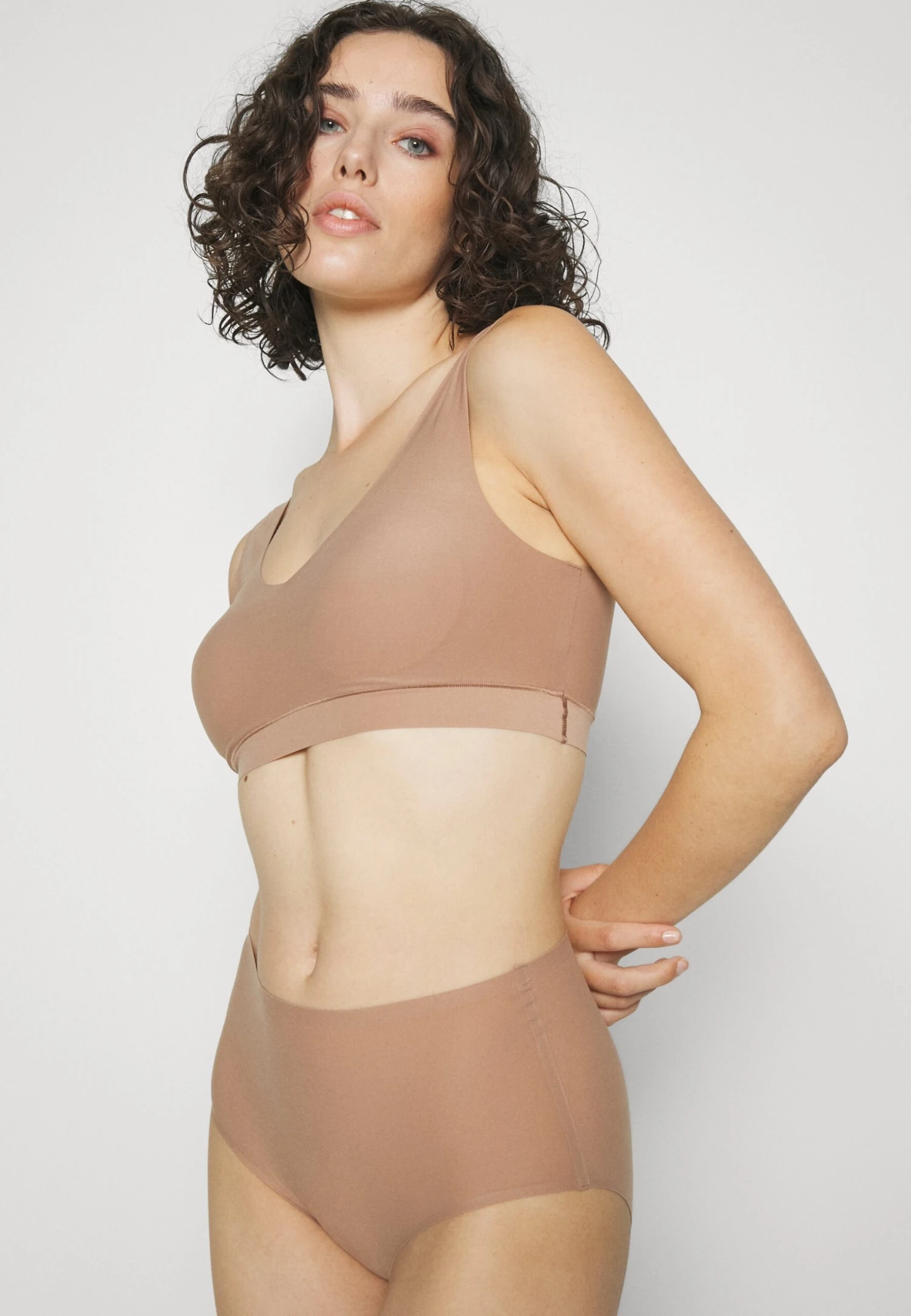 Chantelle Soft Stretch High Waist Briefs - Slip - Hellbraun 4 Chantelle Soft Stretch High Waist Briefs - Slip - Hellbraun - Afbeelding 4