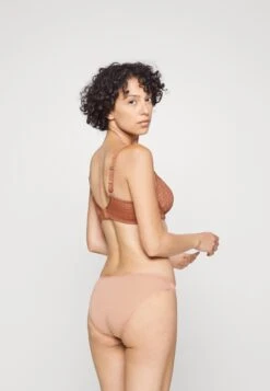 ESPRIT Modern Par The Tempting Fit Underwire Bra - Beugel Bh - Cinnamon -Mode Lingerie Winkel 14e6a9123f9748df88fcd574dff4379c