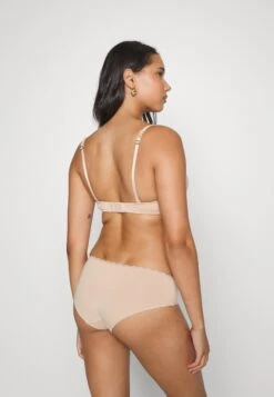 ESPRIT Feminine Sexy Padded Bra - Beugel Bh - Dusty Nude -Mode Lingerie Winkel 18507fb3e2fb44aca1c6b321a50d3cff