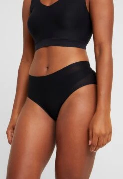 Chantelle Slip - Black