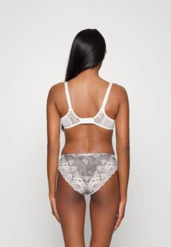 Chantelle Alto - Beugel Bh - Milk -Mode Lingerie Winkel 1e5801053f25439abe6ac57e6e3e2627