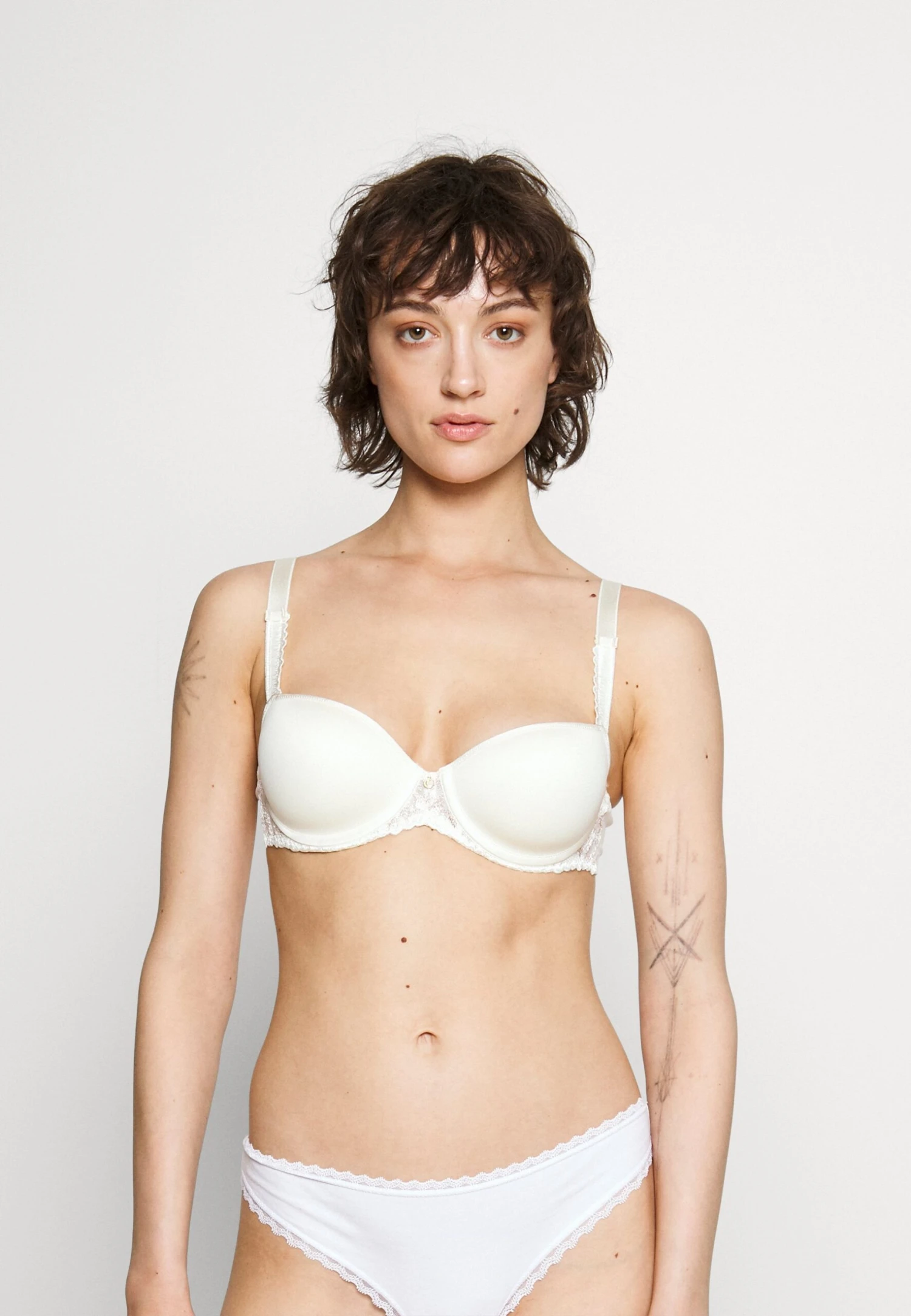 Chantelle Bold Curve - Beugel Bh - Ivory Multico 1 Chantelle Bold Curve - Beugel Bh - Ivory Multico