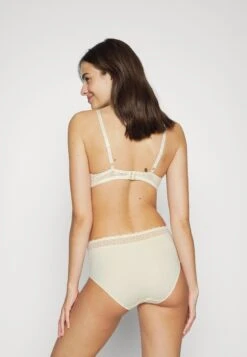 Triumph Feel Of Midi - Onderbroeken - Creamy Dream -Mode Lingerie Winkel 35e5dccca0924ab198dbfbbf4ffdfbba
