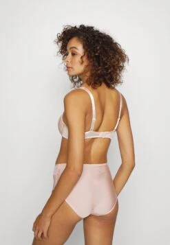 Chantelle Chic Essential - Slip - Beige Dore -Mode Lingerie Winkel 3b1a0d31f6624c6a946386797d92bdcc