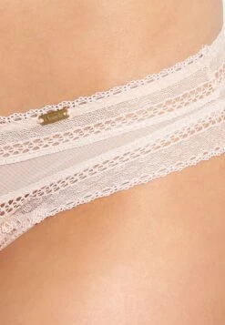 Chantelle Festivite Rio - Slip - Beige -Mode Lingerie Winkel 3ccbf2d12e67404baf4610a3b78a1e02
