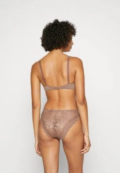 Triumph Amourette - Beugel Bh - Cocoa Sugar -Mode Lingerie Winkel 3da16af3f7dc4fb89a218a00586b56f8
