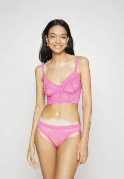 Triumph Smart Deco Brazilian- Slip - Flash Pink -Mode Lingerie Winkel 412d26c1f3fb408ba8bdd74f83de3600