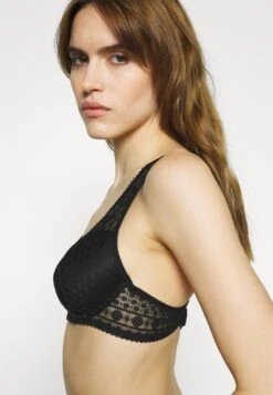 ESPRIT Modern Classic Padded High Apex - Beugel Bh - Black -Mode Lingerie Winkel 426af15cc99446b59a752b4edbeabaa2