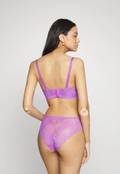 Triumph Amourette Summer- Bustier - Blueberry Cream -Mode Lingerie Winkel 44b520d41611418f89b68e45b1e5494d