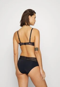 Chantelle True - Slip - Schwarz -Mode Lingerie Winkel 4531d862b5f444de9c3bf47c7fa911aa