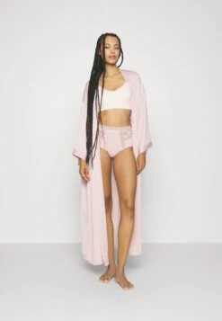 Chantelle True - Slip - English Rose -Mode Lingerie Winkel 45ef076e06ce45e6bad7c0c5380ae755