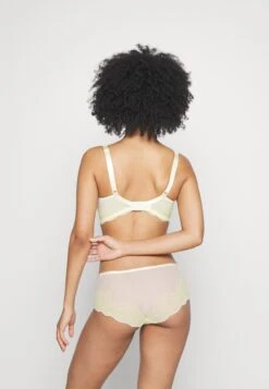 Triumph Mirage Spotlight- Beugel Bh - Sunlight Yellow -Mode Lingerie Winkel 4bca0ad53b5d4d94ab65c02f8f9ad55b
