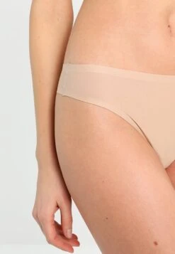 Chantelle String - Nude -Mode Lingerie Winkel 4db33e376b5a44d3bebcfa9b36e12231