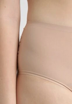 Chantelle Plus Size - Slip - Nude -Mode Lingerie Winkel 5ac11f9e94f84fa1ab87a0bd067fbeb3