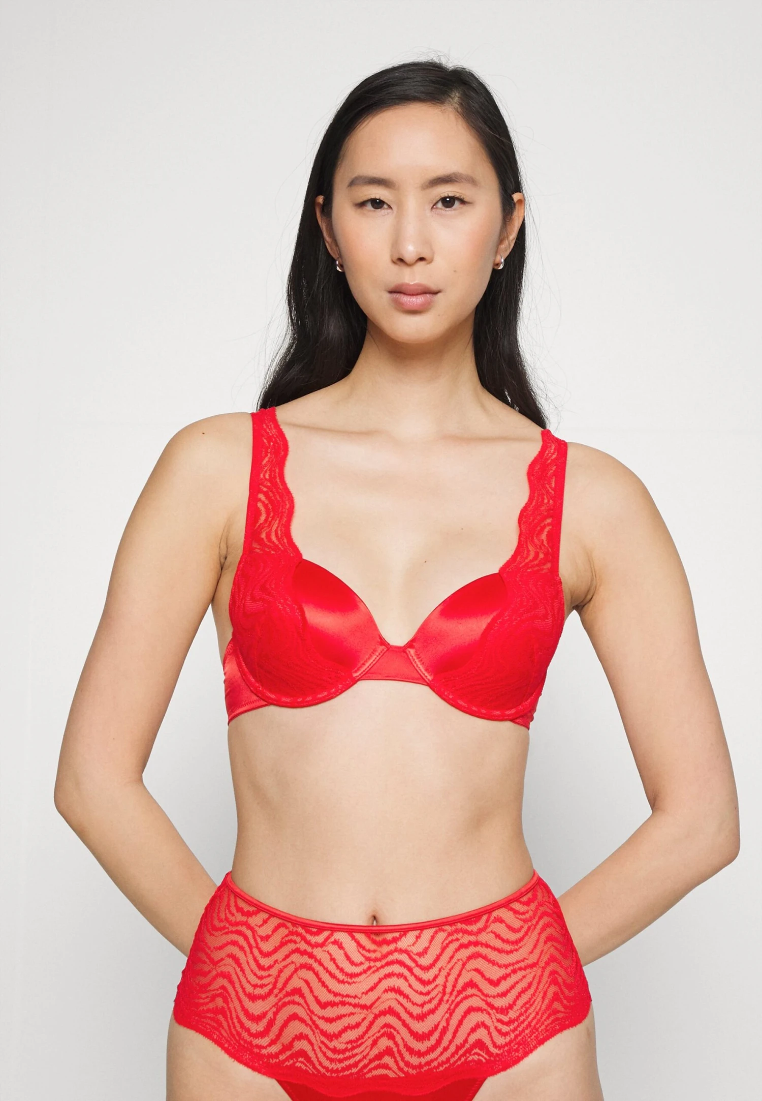ESPRIT Moving The Classic Fit Classic Padded Bra - Beugel Bh - Red 1 ESPRIT Moving The Classic Fit Classic Padded Bra - Beugel Bh - Red