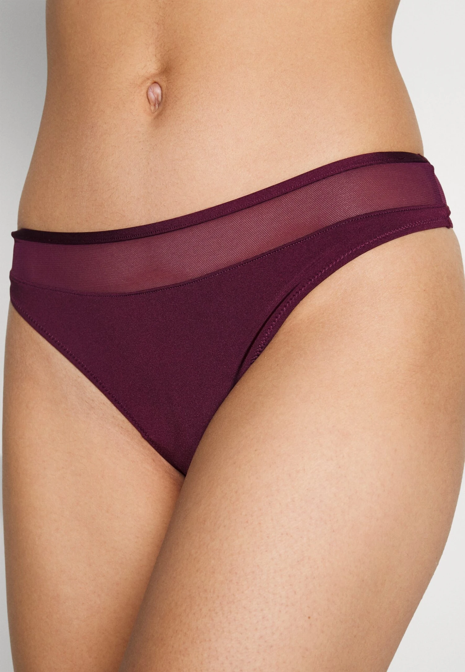 ESPRIT Shiny Micro - String - Bordeaux Red 5 ESPRIT Shiny Micro - String - Bordeaux Red - Afbeelding 5