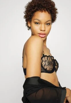 Chantelle Fleurs-Balconnet Aussenträger-Bh - Voorgevormde Bh - Schwarz -Mode Lingerie Winkel 6fb2fae7a0264b09aedf2ed6fc7381ea