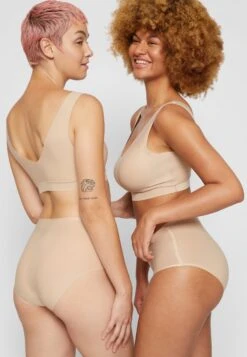Chantelle High Waist Briefs - Slip - Nude -Mode Lingerie Winkel 72cc950416ef45439d2231ca8459b6b4
