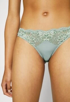 Triumph Amourette Charm Pure Brazilian - Slip - Absinthe -Mode Lingerie Winkel 74092205a5fc4c768a1934cc5fbe02c9