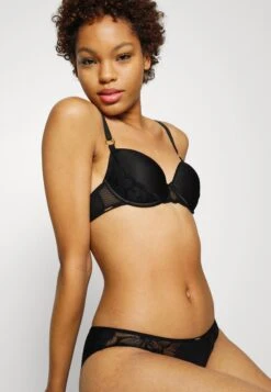 Chantelle Fleurs Foam Bh - Beugel Bh - Schwarz -Mode Lingerie Winkel 7dfd75c3d1784774a20b587698d657e2