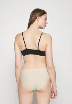 Triumph 2 Pack - Slip - Nude Beige -Mode Lingerie Winkel 8983c3f4a7c44e089b5113df8cc011b2