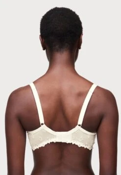 Chantelle Champs Elysees Aussenträger - Voorgevormde Bh - Offwhite -Mode Lingerie Winkel 8f6cfc539b434d5da41565ab61b633a4