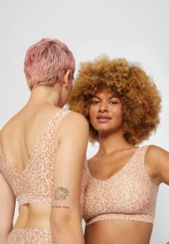 Chantelle Mit Soft CupsV Ausschnitt - Bustier - Neutral -Mode Lingerie Winkel 91c735adf7e049349cee1ab2c19f3762