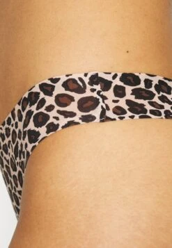 Chantelle Tanga - String - Brown 10 Chantelle Tanga - String - Brown -Mode Lingerie Winkel 933a810ea09d45cf9a8c63f70086763b