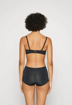 Chantelle Norah Bandeau- Strapless Bh - Black -Mode Lingerie Winkel 988682e33ee94a8397480a7df836fcb8