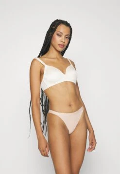 Triumph Smart Natural Brazilian 2 Pack - String - Neutral Beige -Mode Lingerie Winkel a4cf5e69239a40ca813ca5d218897579