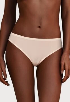Chantelle String - Beige 5 Chantelle String - Beige -Mode Lingerie Winkel a530ee6f7bf242548b0a920384b00459