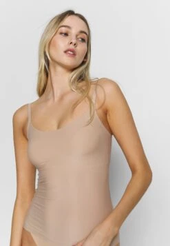 Chantelle Hemd - Nude -Mode Lingerie Winkel ac84fa2ce32249cbb44e457dae6e80e2