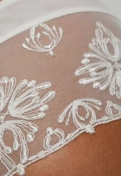 Chantelle Champs Elysees - Slip - Ivory -Mode Lingerie Winkel ba61aa7b84414f388f5c534d1f73efde