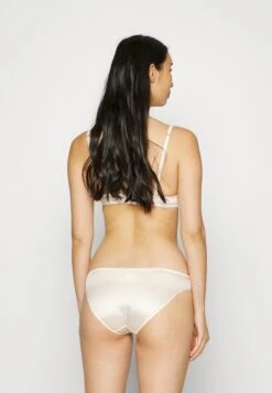 ESPRIT Solid The Timeless Fit Sexy Padded Bra - Beugel Bh - Sand -Mode Lingerie Winkel c56fd925a2b449d29c5065cd22d23486