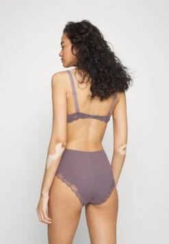 Triumph Natural Spotlight Maxi - Slip - Pigeon Grey -Mode Lingerie Winkel cb6ba0d995514c8e9b14bb8b66392848