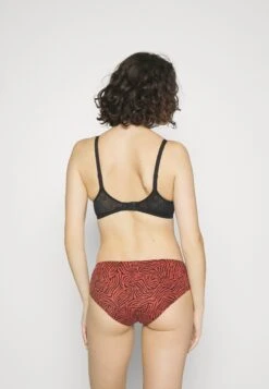 Chantelle Period Panty Essential Shorty - Menstruatie-Ondergoed - Safari Chic -Mode Lingerie Winkel cb932a3bb9ac45d1be875c967b7676a8