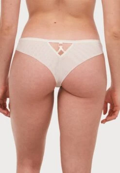 Chantelle Summer Seduction Tanga - String - Ivory -Mode Lingerie Winkel daa5cc7796184dcbbc0c93778cfdbcb7