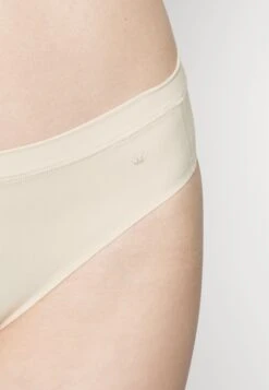 Triumph 2 Pack - Slip - Nude Beige -Mode Lingerie Winkel ea16c918f3ee48759dc9e0613d237fcc