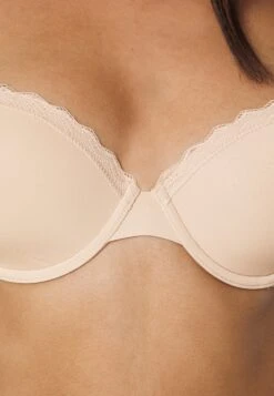 ESPRIT Feminine Sexy Padded Bra - Beugel Bh - Dusty Nude -Mode Lingerie Winkel f9400315a696492c834b3d4a1c92381d